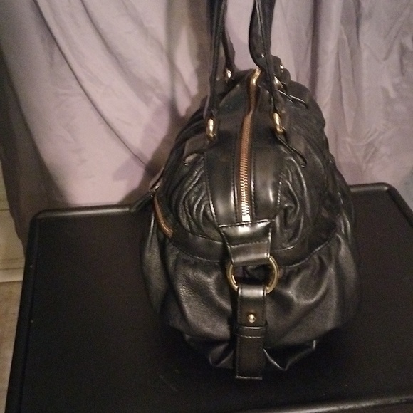 DESMO black glove leather handbag with gold tone hardware. - Picture 4 of 11